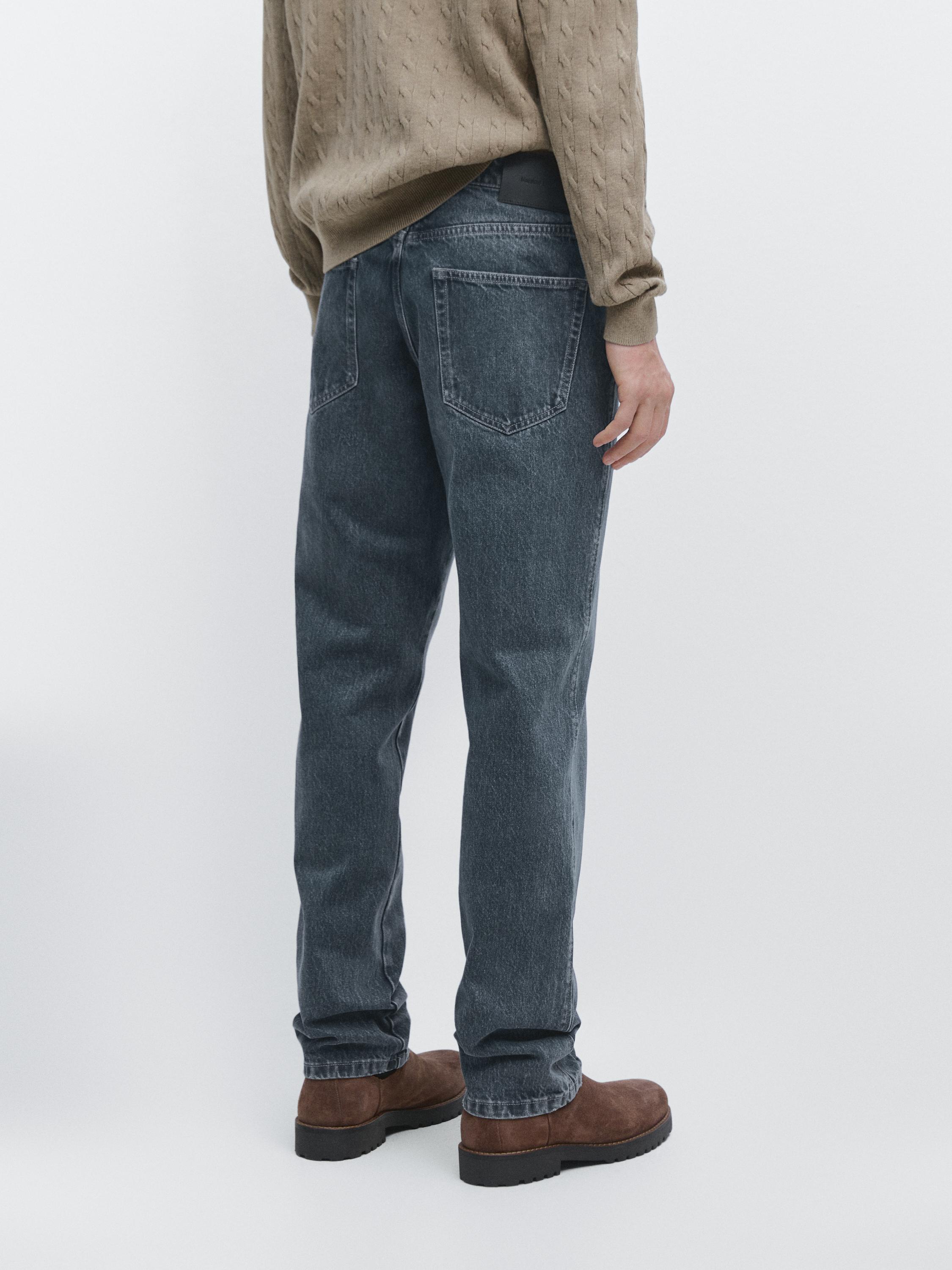Tapered fit jeans